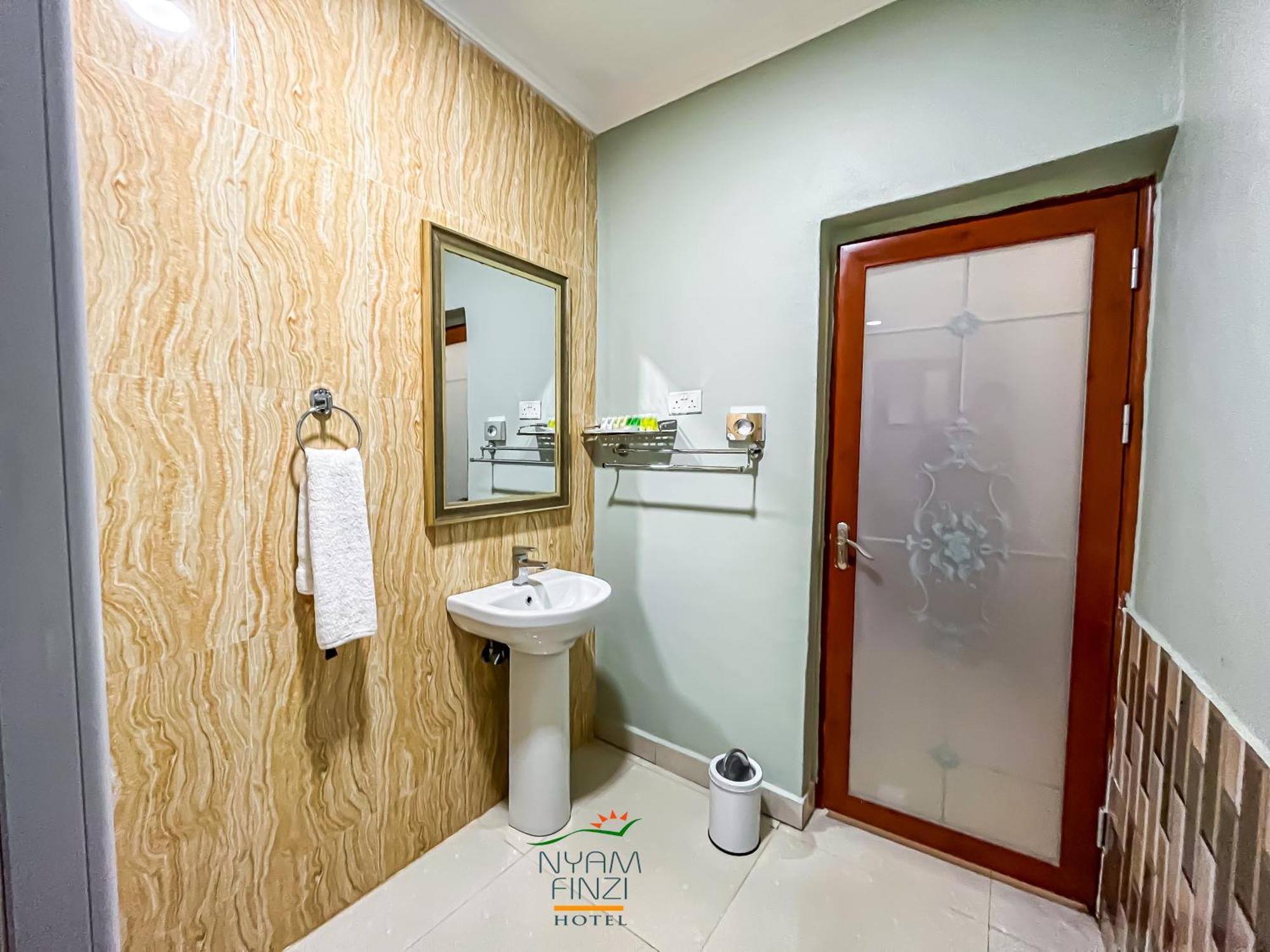 Nyamfinzi Hotel Chipata Екстериор снимка